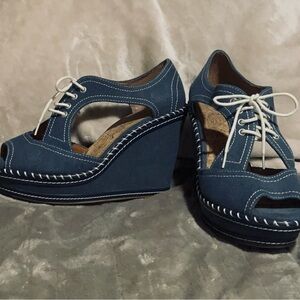 Gianni Bini Blue and White Wedge Oxfords